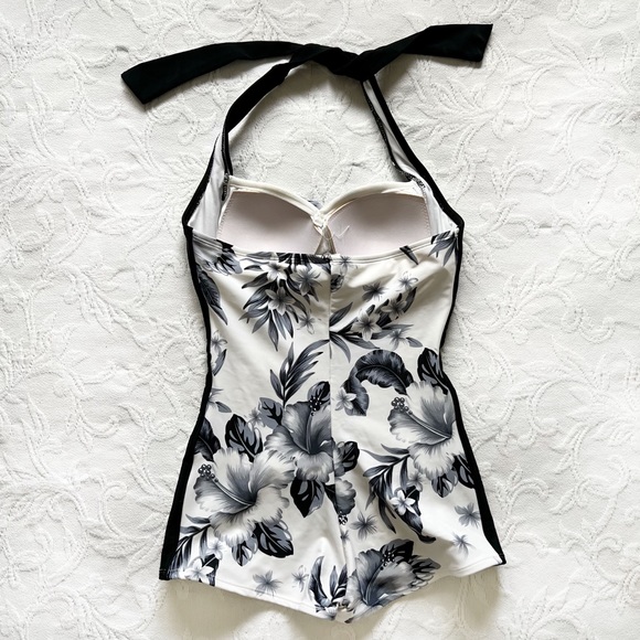 Retro Style Halter Black & White One-Piece Swimsuit - Picture 2 of 4